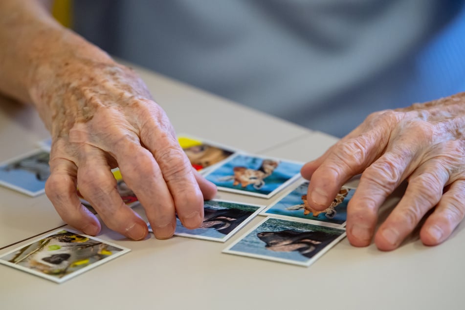 Weltweit versuchen Forschende seit Jahren zu verstehen, wie Krankheiten wie Alzheimer entstehen. (Symbolfoto)