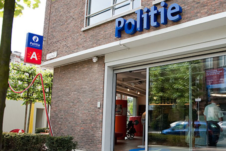 Die Polizei in Antwerpen ermittelt wegen illegalen Drogenhandels.