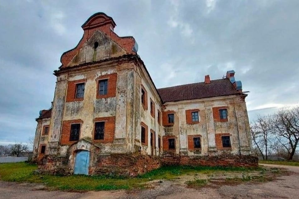 Klášter bernardýna byl vydražen za pouhých 42 rublů (asi 11 eur).