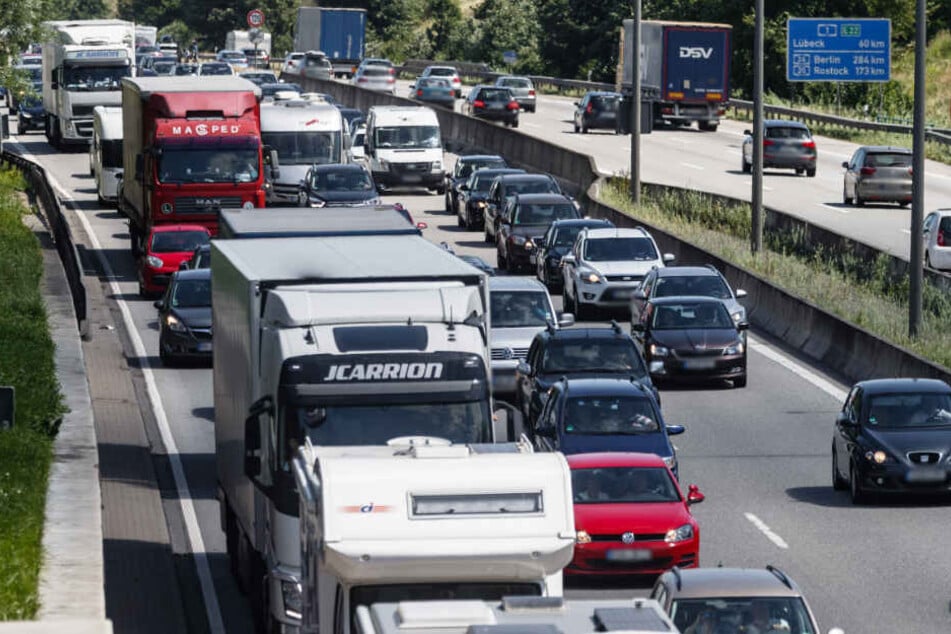 Die A1 wird im Osten von Hamburg gesperrt. Rund um die Strecke ist mit Stau zu rechnen. (Archivbild)