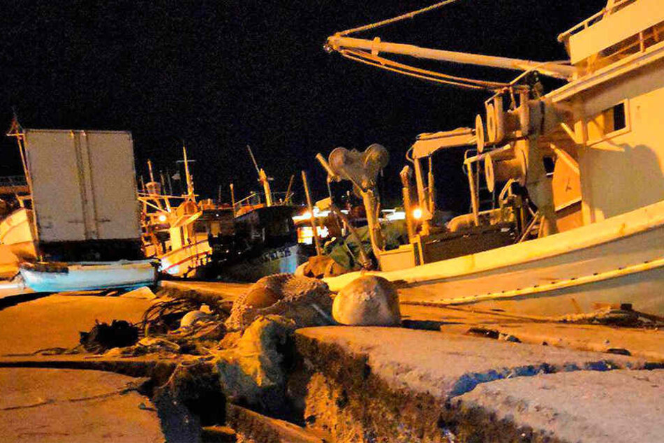 Im Hafen von Zakynthos entstanden durch das Beben erhebliche Schäden.