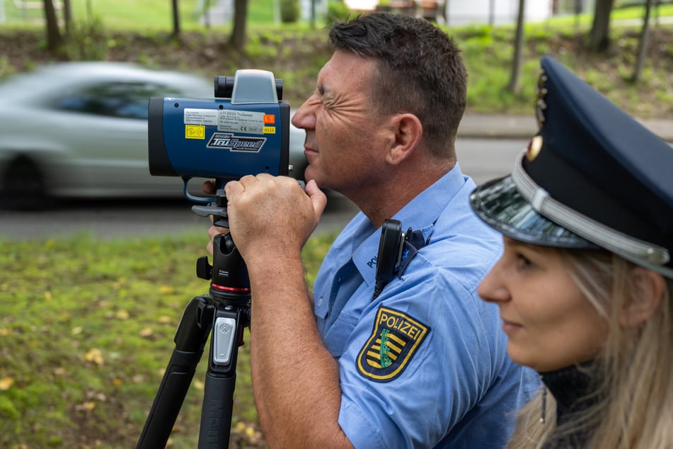 In ganz Sachsen kontrollierten Polizisten verstärkt Verkehrsteilnehmer.