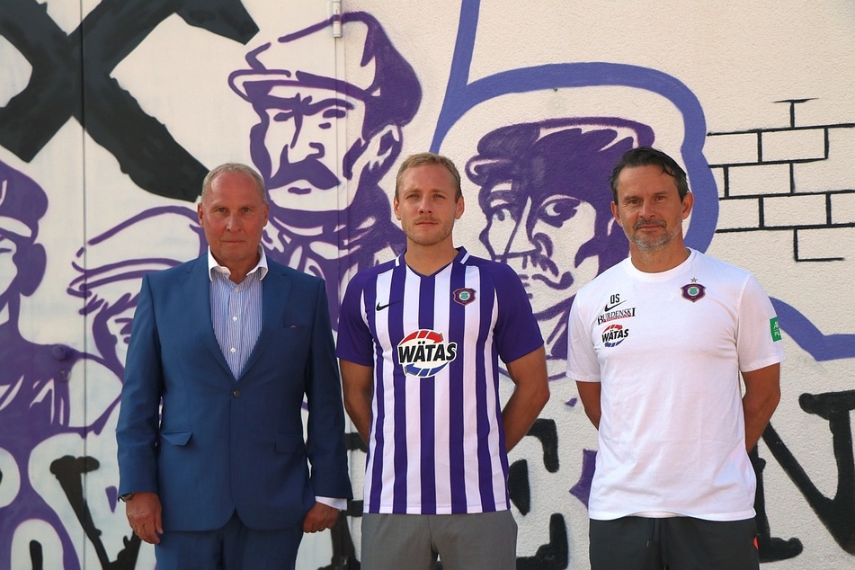 FCE-Präsident Helge Leonhardt (l.), Ben Zolinksi (m.) und Cheftrainer Dirk Schuster.