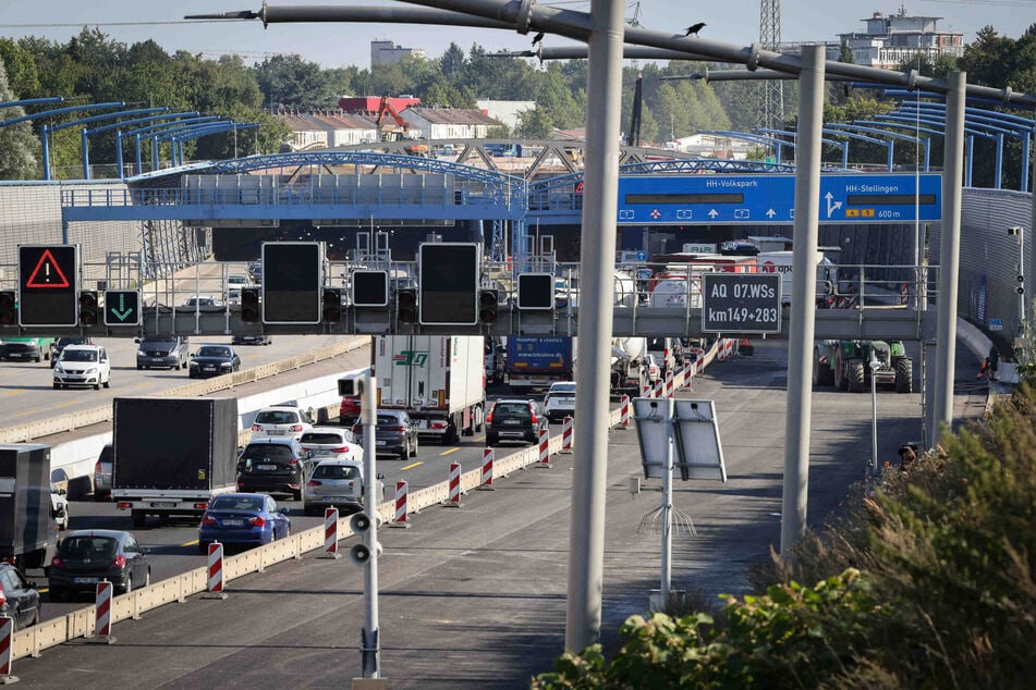 Die A7 im Nordwesten Hamburgs ist seit Freitagabend wegen einer Baustelle voll gesperrt. (Symbolbild)