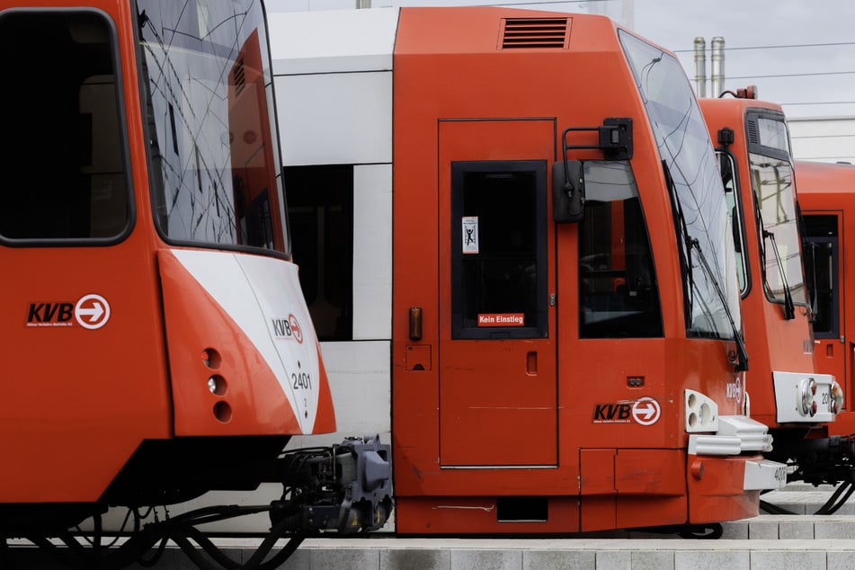 In den kommenden Jahren soll rund die Hälfte der KVB-Bahnen durch modernere Fahrzeuge ausgetauscht werden. Dabei wird auch ein Kollisionswarnsystem verbaut. (Symbolfoto)