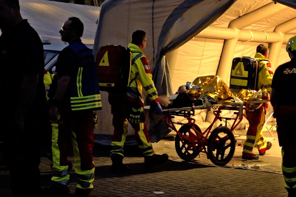 Die Sanitäter waren mit der Menge an Fällen überfordert.