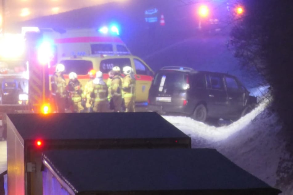 Unfall A14: Er fuhr auf einen Lkw: Autofahrer bei Unfall auf der A14 schwer verletzt