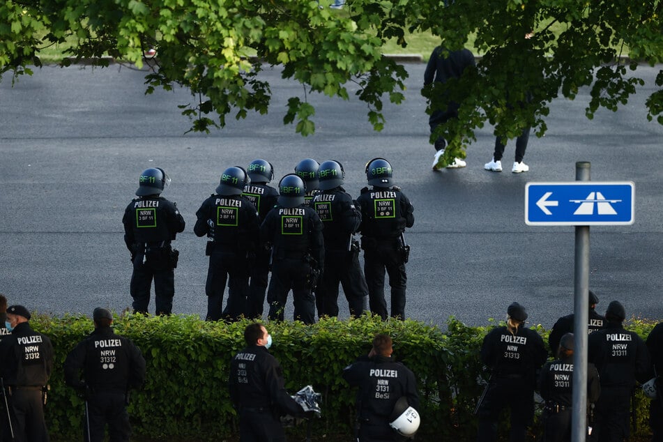 Das rheinische Derby zwischen dem 1. FC Köln und Fortuna Düsseldorf ist für die Polizei ein "Hochrisikospiel". (Symbolbild)