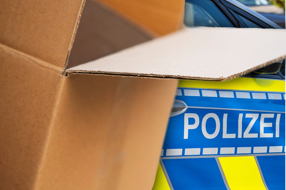 Die Polizei sucht nach dem Eigentümer des Kartons.