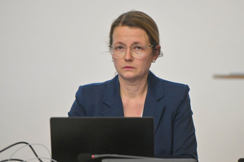 Schönfelds Briefe an alle Fraktionen sowie die Kulturbürgermeisterin Klepsch (59, CDU) blieben bisher unbeantwortet. Man hätte sich zumindest auf die Briefe hin eine Erklärung zum Bauvorhaben gewünscht.