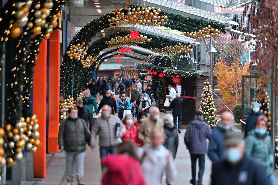 Im Chemnitz Center herrscht trotz Weihnachtsdeko angespannte Stimmung bei den Händlern.