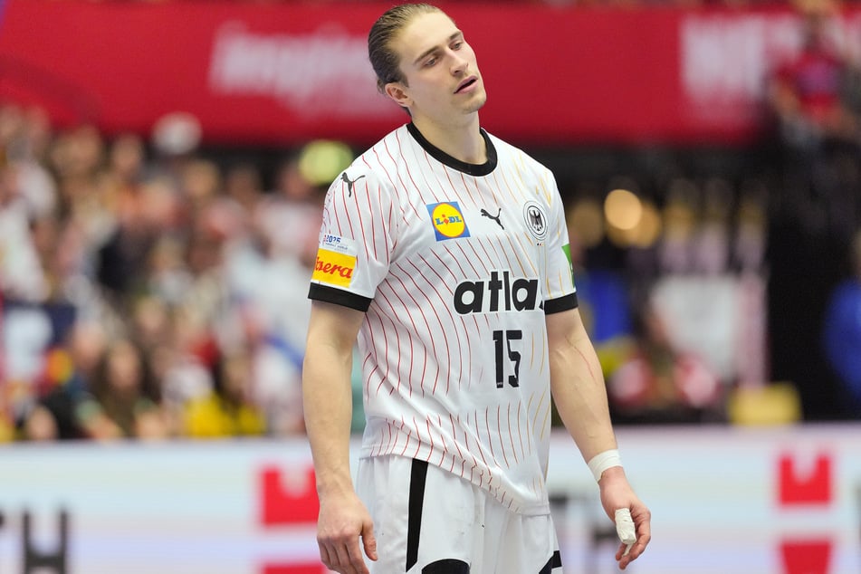 Das WM-Duell mit den Italienern hat für die deutschen Handballer Endspiel-Charakter. Bei einer Niederlage wäre die Medaillenmission wohl beendet. Hinter dem Einsatz von Juri Knorr (24) steht ein Fragezeichen.