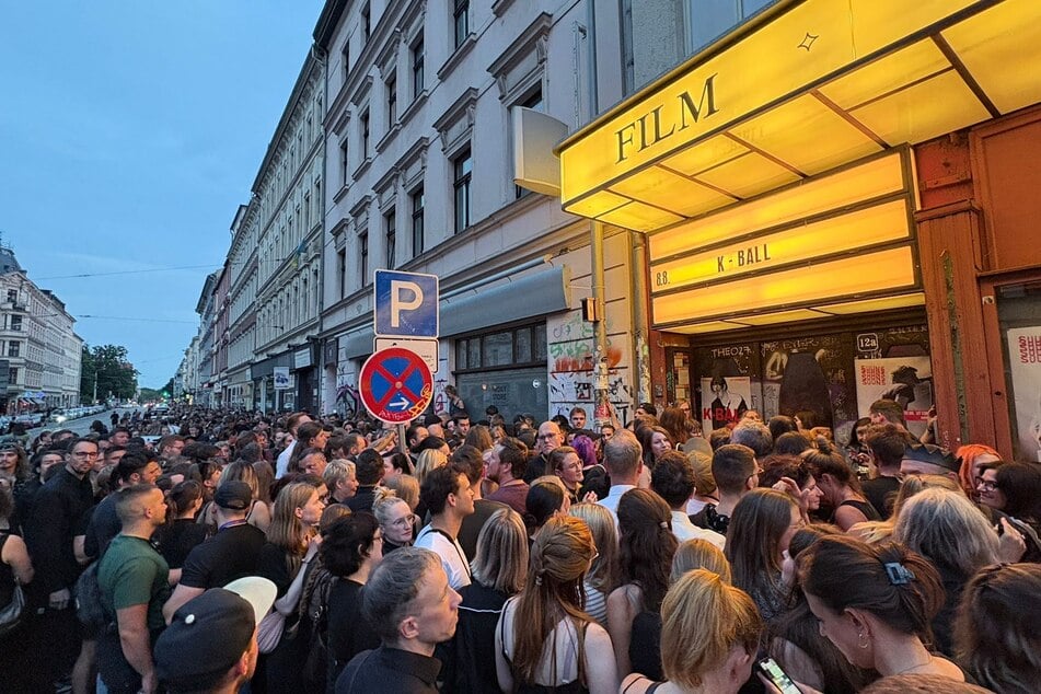 Auf der Wolfgang-Heinze-Straße ging am Abend gar nichts mehr.