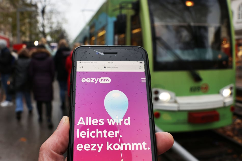 Der E-Tarif "eezy.nrw", den es seit 2021 in Nordrhein-Westfalen gibt, berechnet die kürzeste Luftlinie zwischen Start und Ziel.