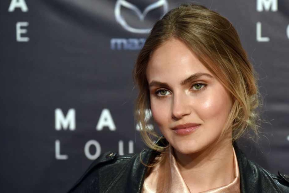 Model und Influencerin Elena Carrière findet die Maßnahmen während der Corona-Krise gut.