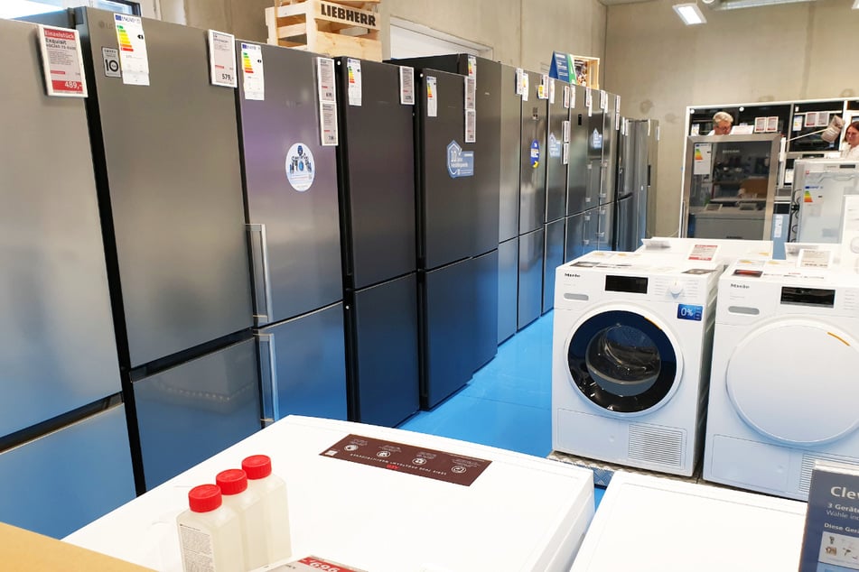 Im Inventurverkauf bei Euronics XXL in Haag warten bis Montag (30.6.) hohe Rabatte auf beliebte Technik-Kracher.