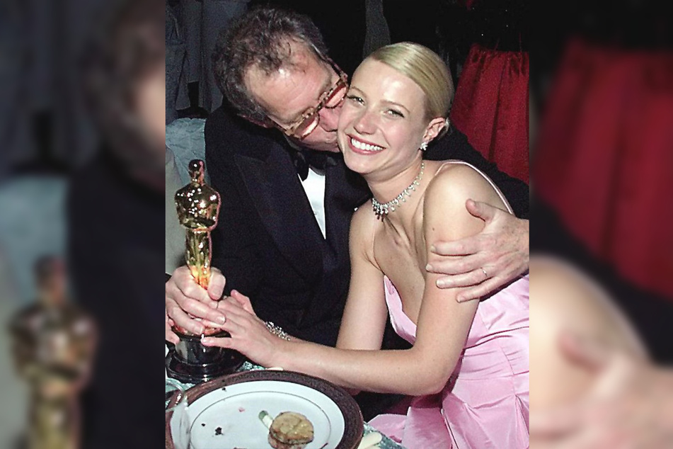 Gwyneth Paltrow und ihr Papa Bruce nach den Oscars im Jahr 1997.