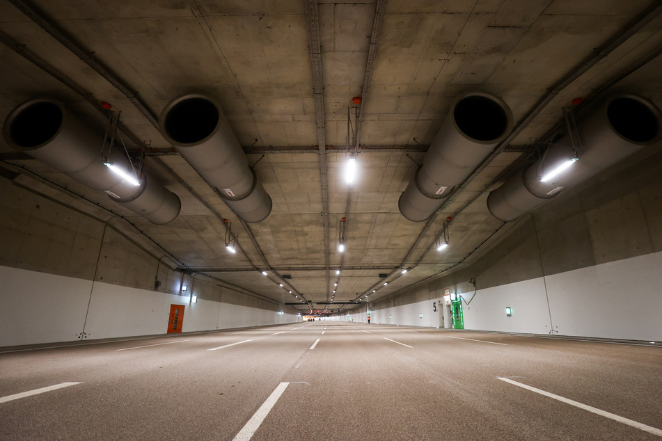 Hamburg: A7-Vollsperrung am Wochenende: Lärmschutztunnel wird in Betrieb genommen