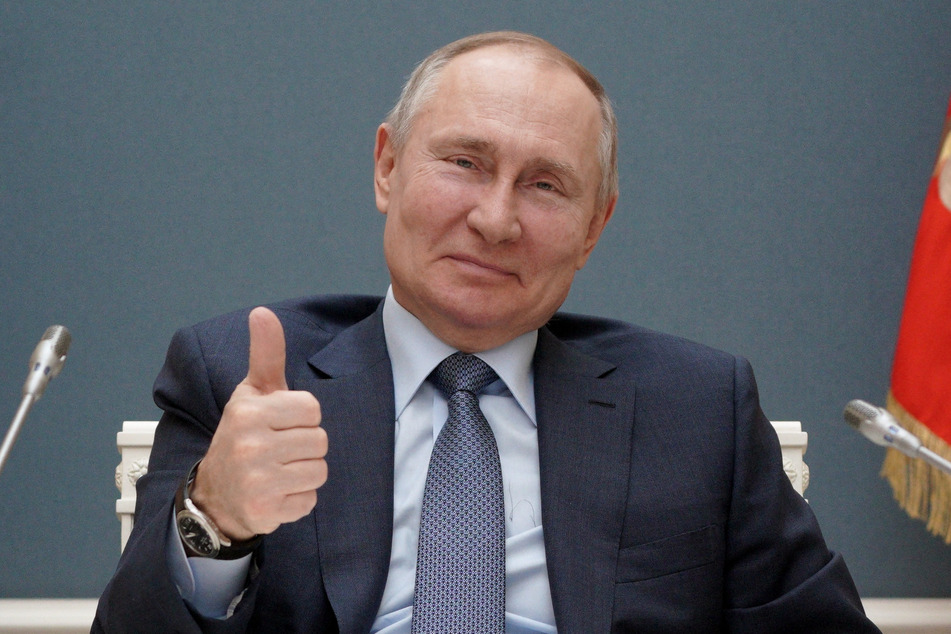 Wladimir Wladimirowitsch Putin (71) ist sicher happy, einen so treuen Fan zu haben, der nun sogar seinen zweiten Vornamen tragen möchte.