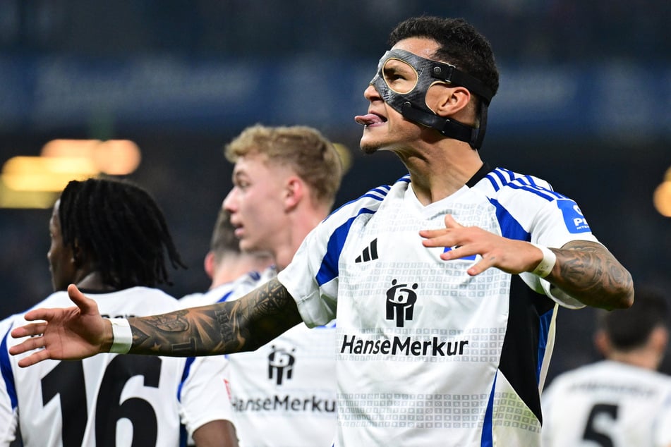 Davie Selke (30) spielt beim HSV die Saison seines Lebens. Nun hat er sich über den Sommer hinaus zum Verein bekannt.