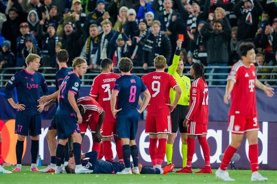 Michael Olise (40) musste nach einer roten Karte vom Platz.