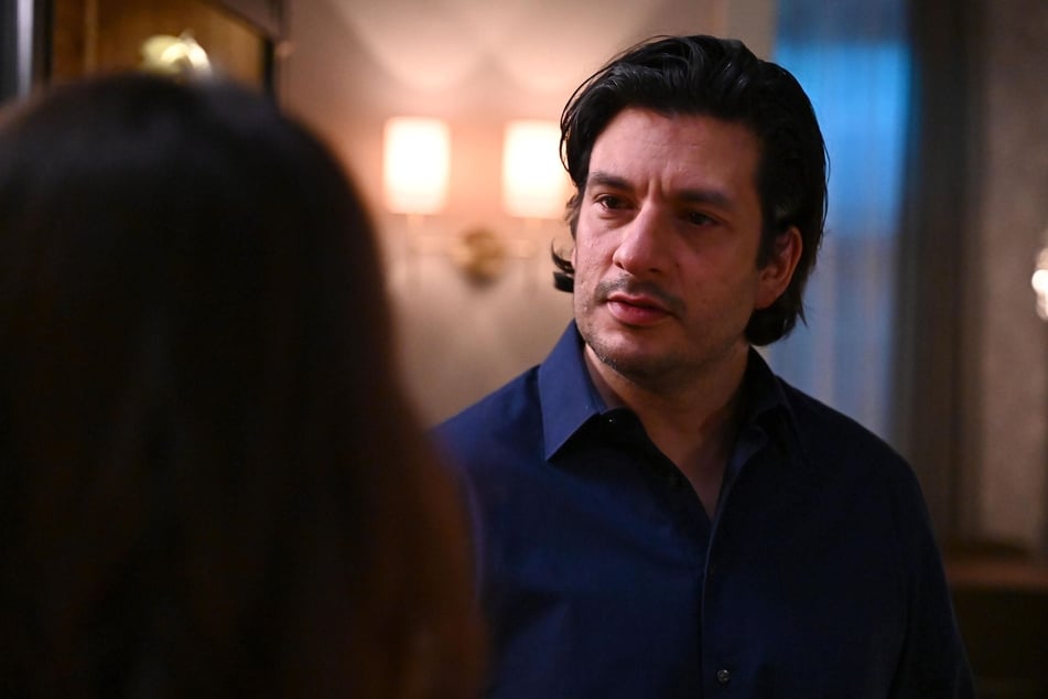 Gabriella rät ihrem Zwillingsbruder, dass er aus Essen verschwindet.