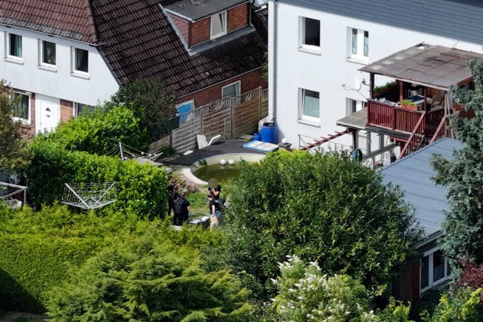 Das tote Kind wurde am Donnerstag auf diesem Privatgrundstück gefunden.