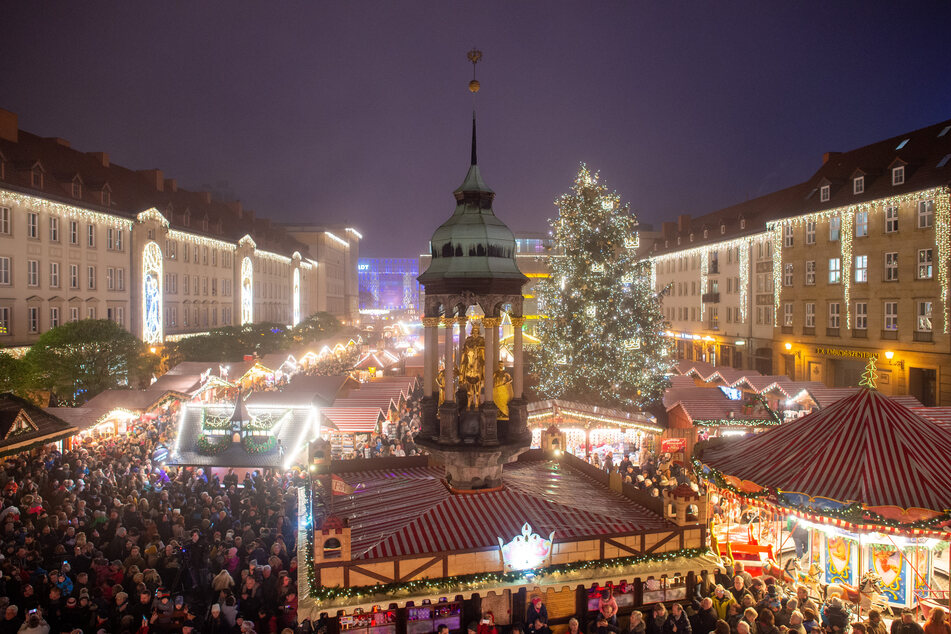Den klassischen Weihnachtsmarkt, wie ihn viele kennen, wird es in diesem Jahr voraussichtlich nicht geben. Stattdessen werden Light-Varianten geplant. (Archivbild)