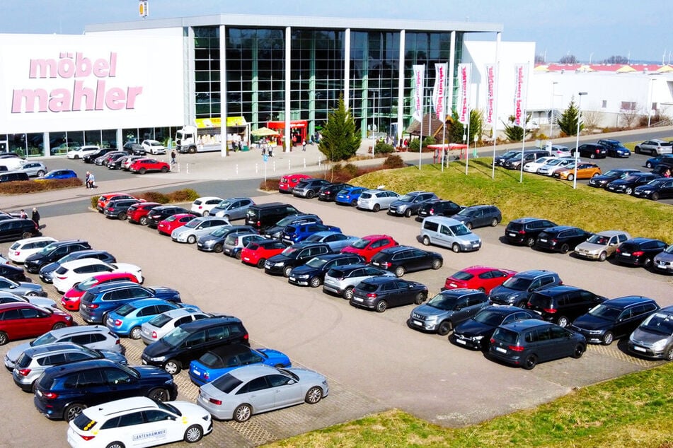 Diese Aktion füllt bei Möbel Mahler gerade den gesamten Parkplatz
