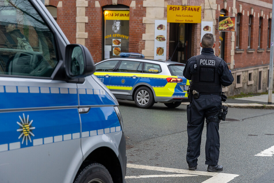 Zwei junge Männer versuchten, den Imbiss an der Pestalozzistraße in Falkenstein auszurauben.
