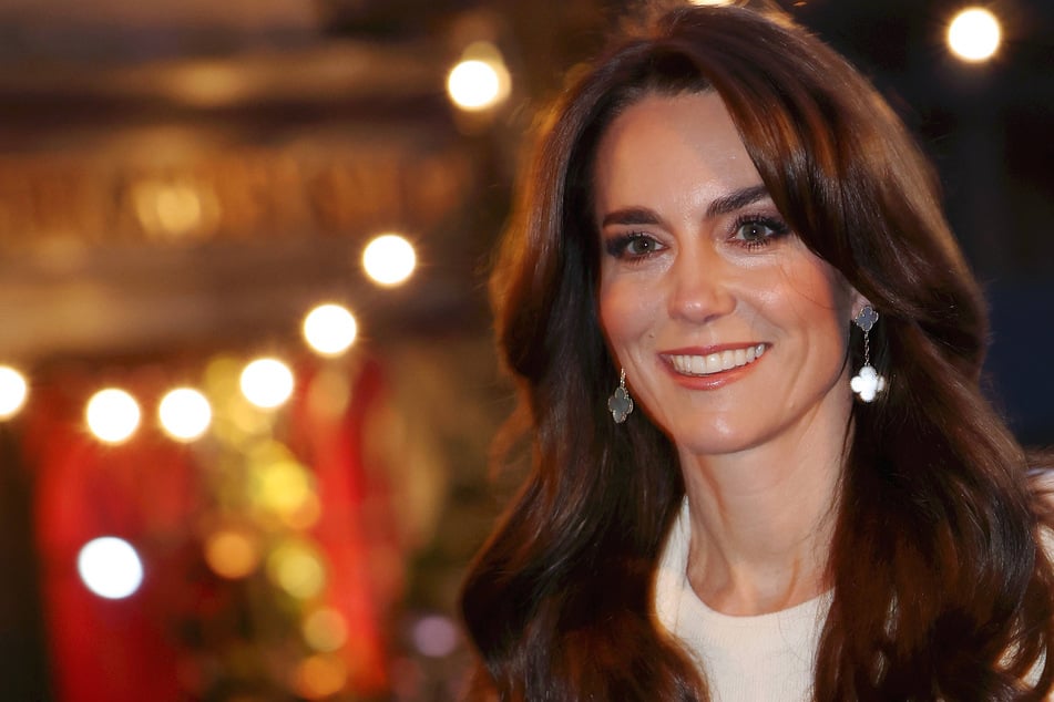 Kate Middleton photographed in public for first time since surgery