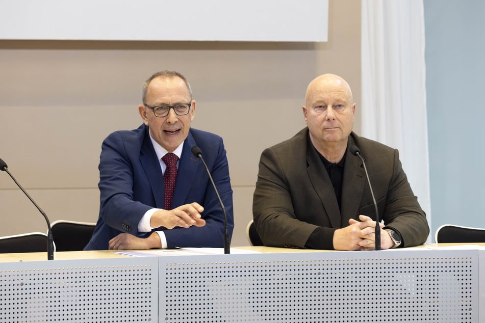 Jörg Urban (61, l.) und Jan Zwerg (60) von der AfD - Kretschmer: Wir grenzen uns klar ab.