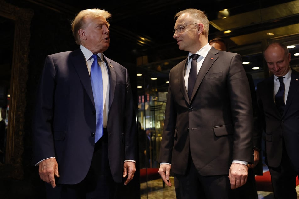 Trump hosts Polish president as "shadow diplomacy" strategy continues
