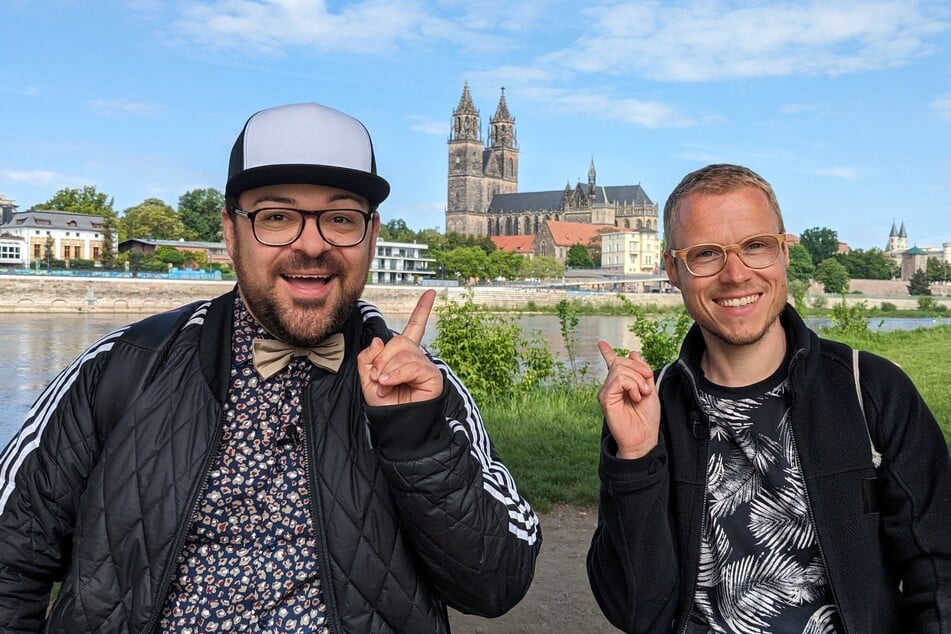 Gemeinsam schipperten die beiden mit der Weißen Flotte über die Elbe und erfuhren dabei einiges über die Stadt.