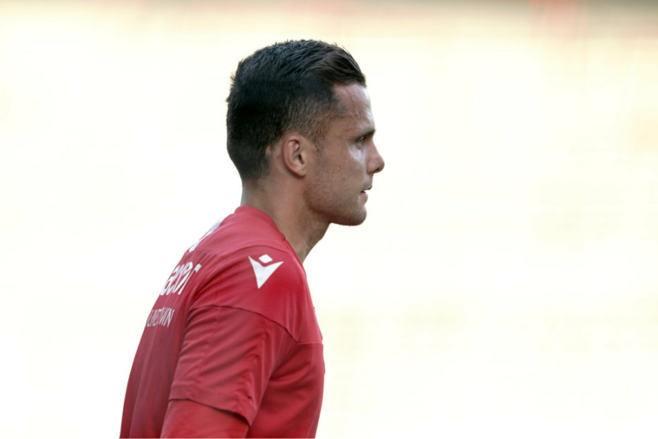 Berlins Torwart Rafal Gikiewicz kommt im Stadion an.