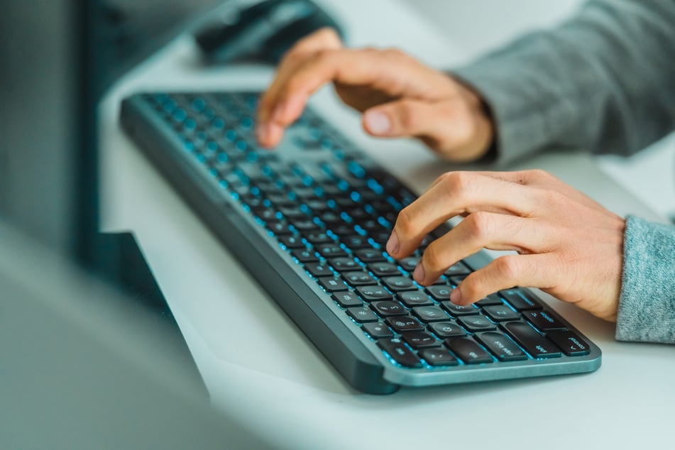 Betrügerische E-Mails scheinen derzeit viele Menschen in ihren Postfächern zu finden. (Symbolfoto)