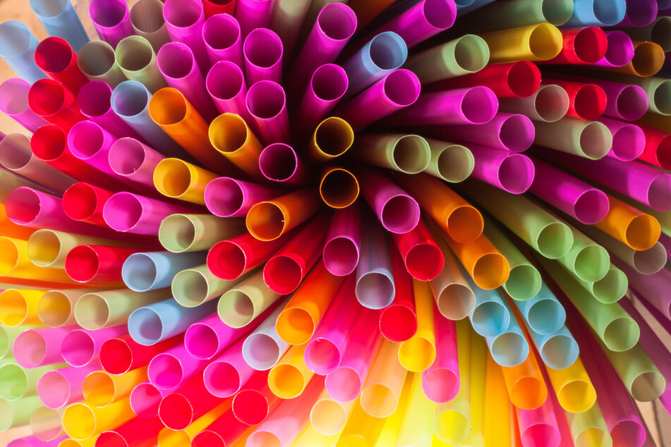 Straws and similar plastic products will no longer be available in Canada in the future (stock image).