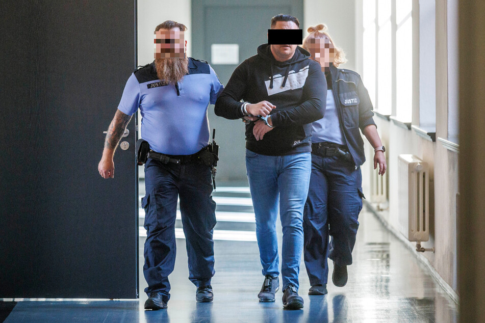 Lukasz W. (42), in Polen einschlägig vorbestraft, kommt nun auch in Deutschland in Haft.