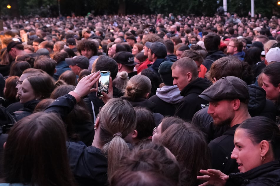Bis zu 80.000 Menschen sollen in Zukunft die Open-Air-Veranstaltungen auf dem jetzigen Messeparkplatz besuchen können. (Symbolbild)