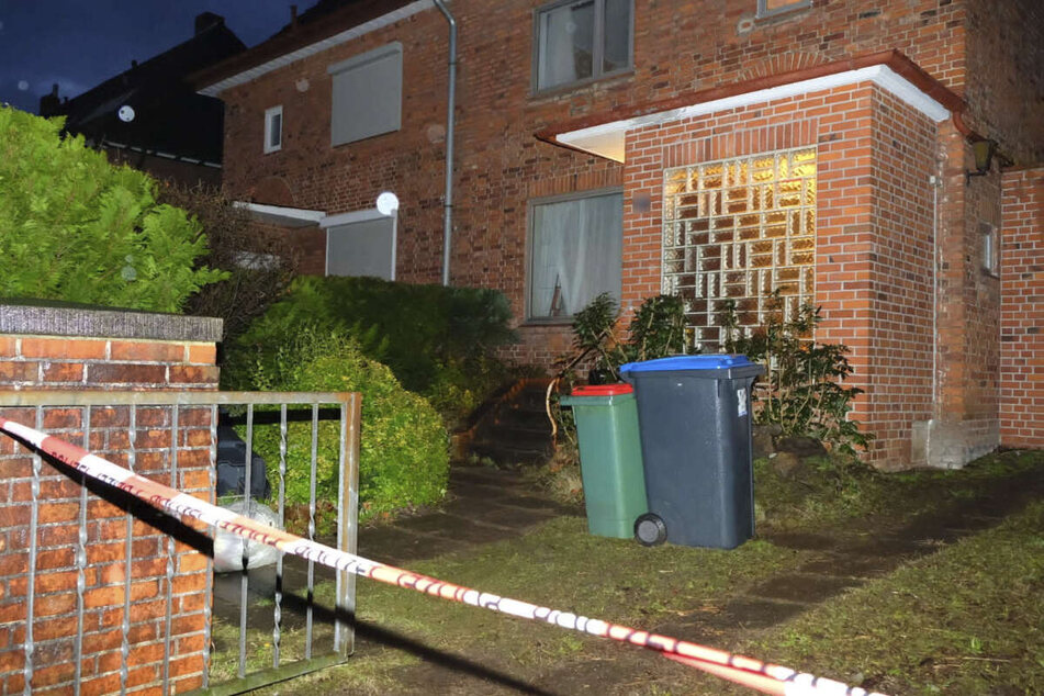 In diesem Haus in Hamburg-Bergedorf soll die Frau getötet worden sein.