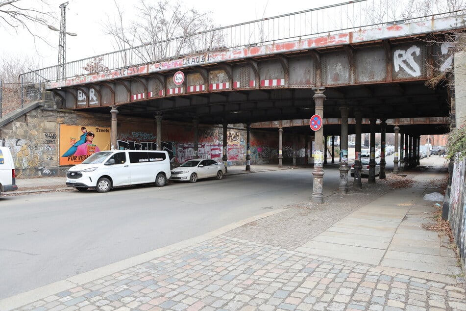 Die EÜ "Erfurter Straße" muss teilweise saniert werden.
