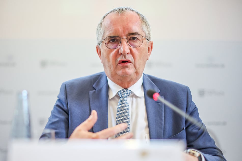 Ex-Staatsminister Thomas Schmidt (65, CDU) engagiert sich im Europäischen Rat der Regionen - auch für Sachsen als Autoland.