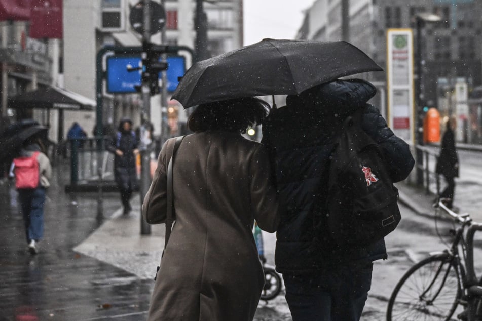 Wetter in Berlin und Brandenburg: Neue Woche fällt ins Wasser