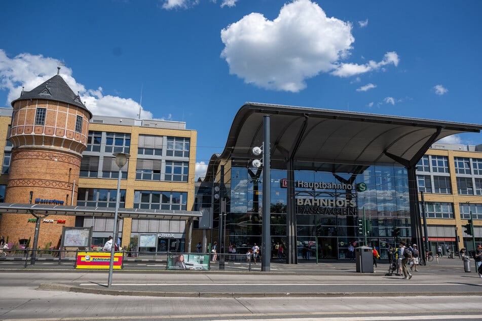 Die Ausstellung im Potsdamer Hauptbahnhof ist frei zugänglich.