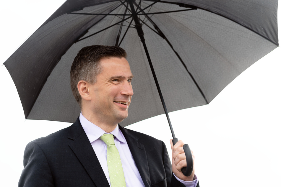 Hat keinen Grund zum Jubeln, sagt die Linke: Sachsens Wirtschaftsminister Martin Dulig (46, SPD).