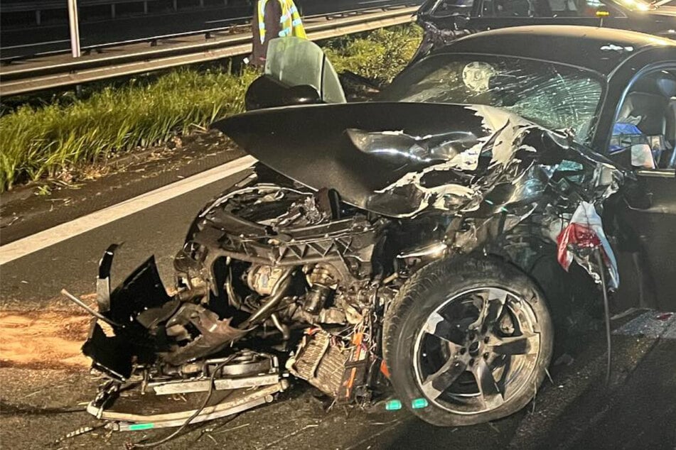 Unfall A8: Unfall A8: Betrunkener Audi-Fahrer kracht mit 200 km/h in Skoda