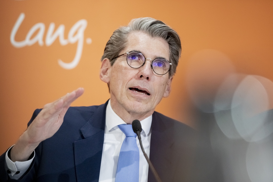 Andreas Storm (57), Vorstandsvorsitzender der DAK-Gesundheit, hält die gesundheitlichen Folgen der Pandemie für Kinder und Jugendliche für "alarmierend".