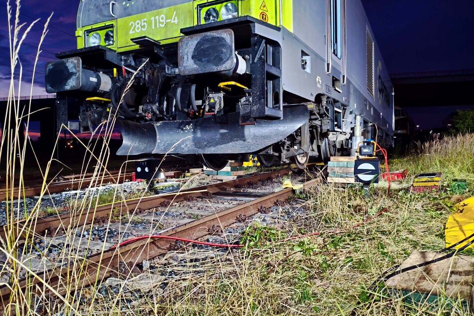 Dem Diesel-Fahrzeug aus der TRAXX-Familie war eine Gleissperre (rechte Schiene) zum Verhängnis geworden.