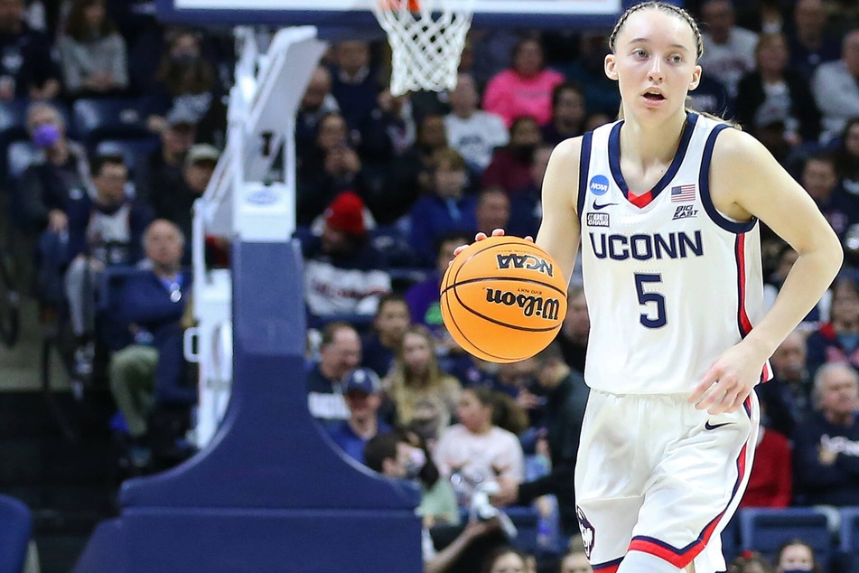 March Madness roundup: UConn dominates Indiana, Michigan makes history against South Dakota