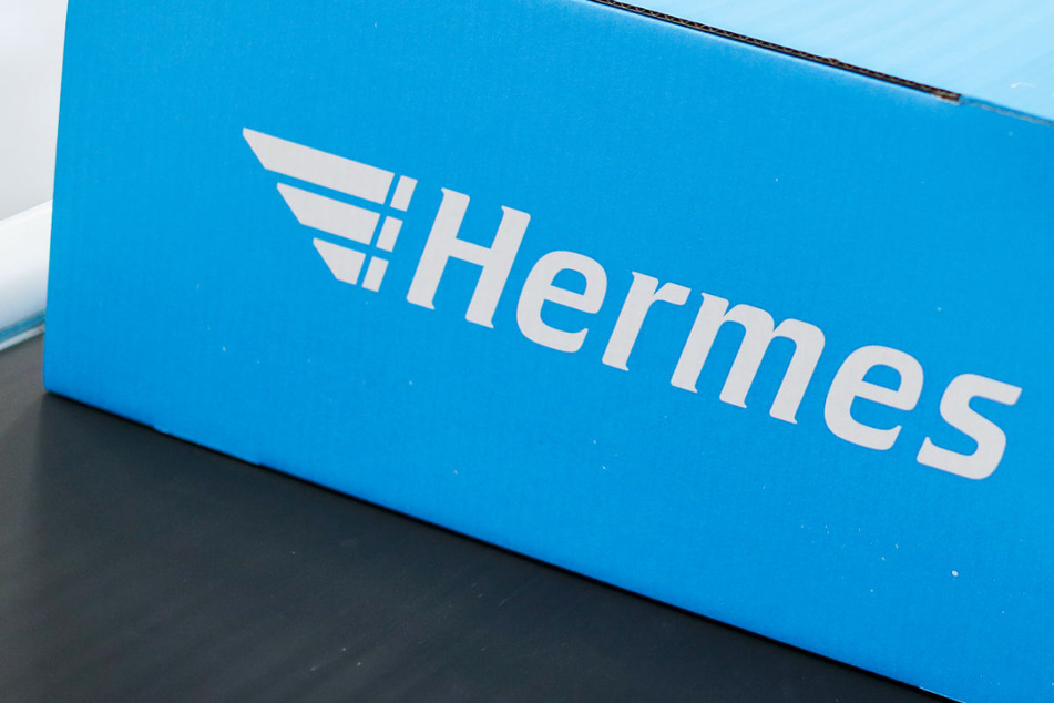 Dreiste Hermes-Zusteller öffnen Pakete und klauen Kosmetikartikel